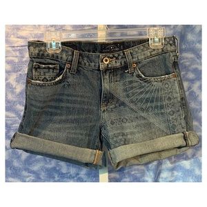 🌴 Lucky Brand denim shorts with embroidery, SZ 0